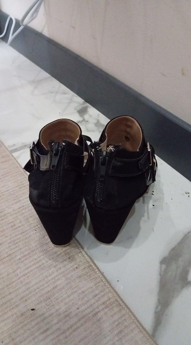 Tokalı Siyah Gotik Dolgu Topuklu Kadın Ayakkabı - Görsel 2