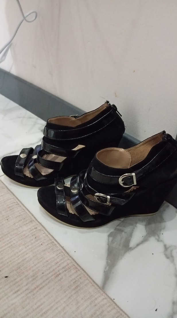 Tokalı Siyah Gotik Dolgu Topuklu Kadın Ayakkabı - Görsel 3