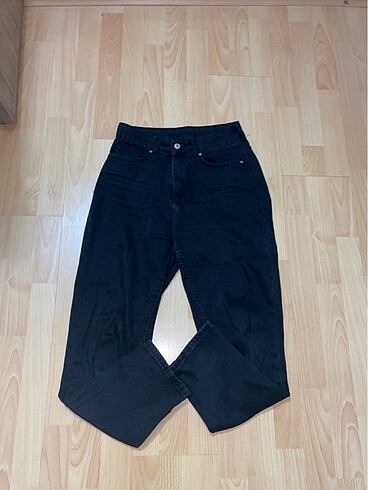 28 beden siyah jean