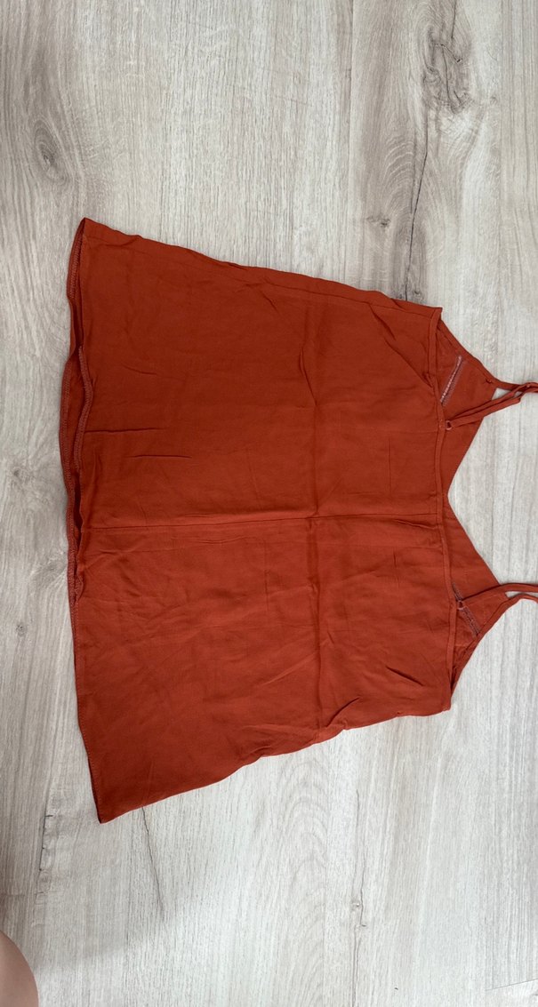 Kırmızı Dantel Detaylı V Yaka Kadın Atlet - Görsel 2