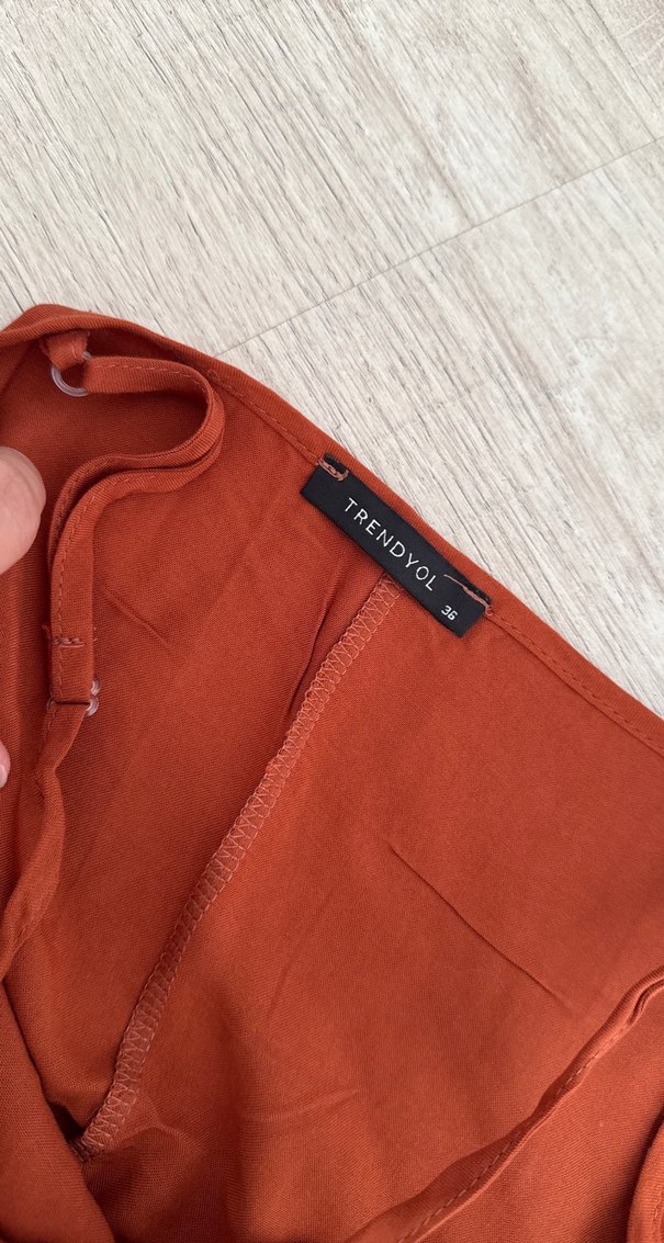 Kırmızı Dantel Detaylı V Yaka Kadın Atlet - Görsel 4