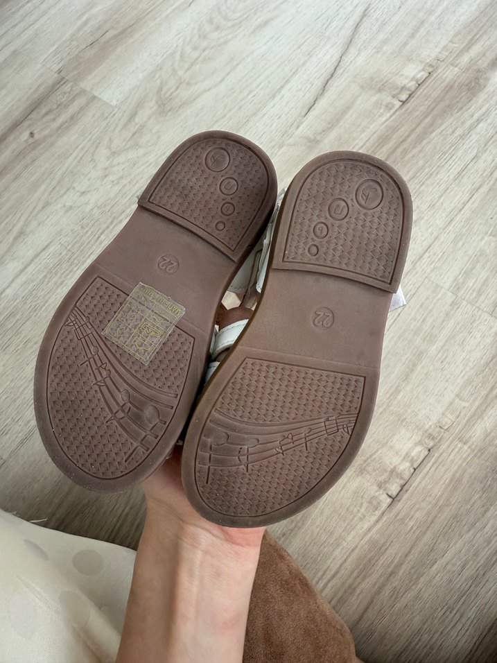 Kız Çocuk Beyaz Tokalı Sandalet - Görsel 2