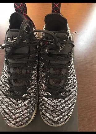 Nike lebron 16 oreo