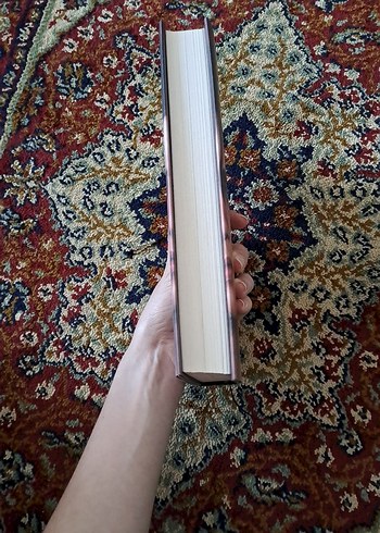 Zeynep Sey - Kimse Gerçek Değil Romanı - Görsel 6