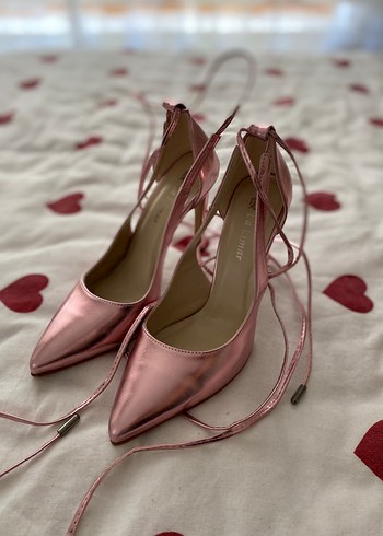 Pembe Parlak Stiletto Bağcıklı Kadın Ayakkabı
