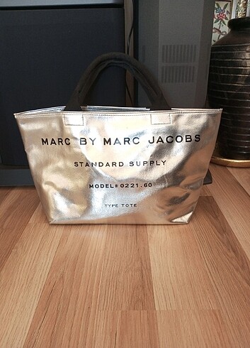 MARC BY MARC JACOBS