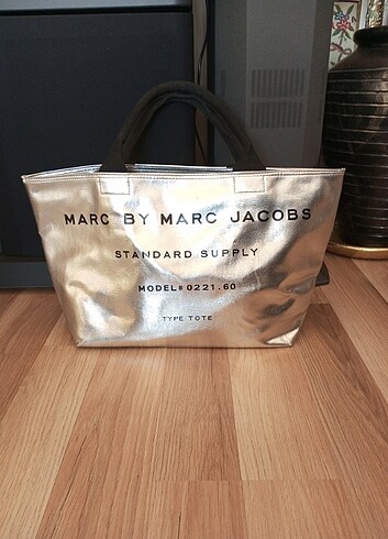 MARC BY MARC JACOBS 