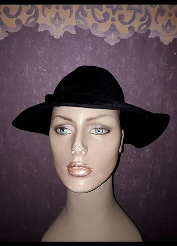 Maria Grazia Severi ŞAPKA