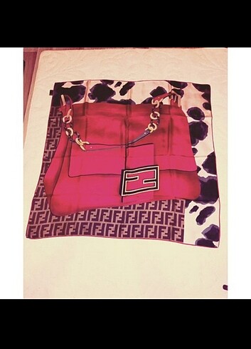 FENDİ EŞARP 