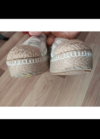 38 Beden beyaz Renk FENDİ ESPADRİL