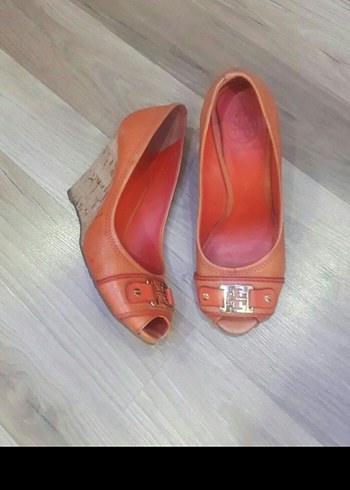 TORY BURCH