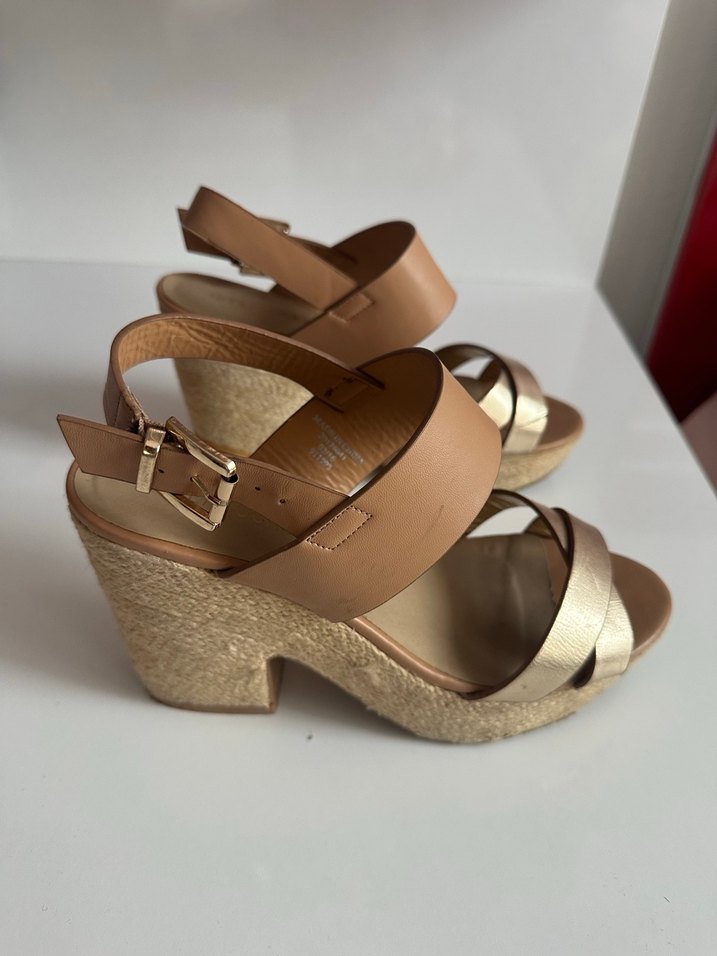 Bej Deri Dolgu Topuklu Sandalet - Görsel 2