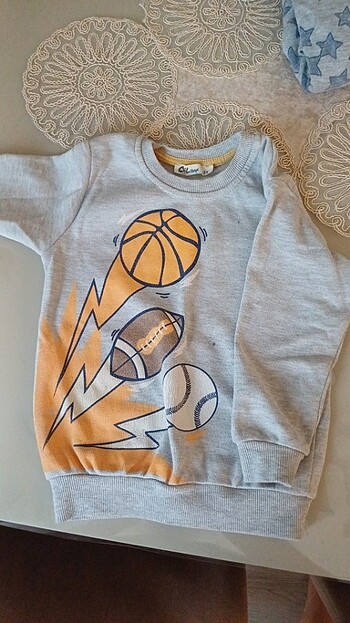 Sweatshirt