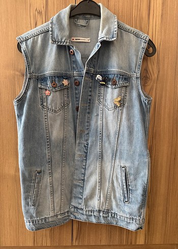 Nakışlı Düğmeli Mavi Denim Yelek
