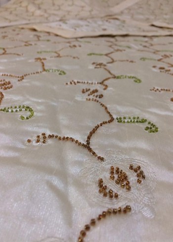 İşlemeli Yatak Örtüsü - Görsel 6