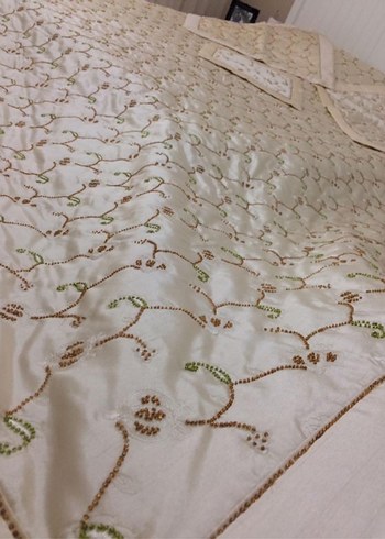 İşlemeli Yatak Örtüsü - Görsel 5