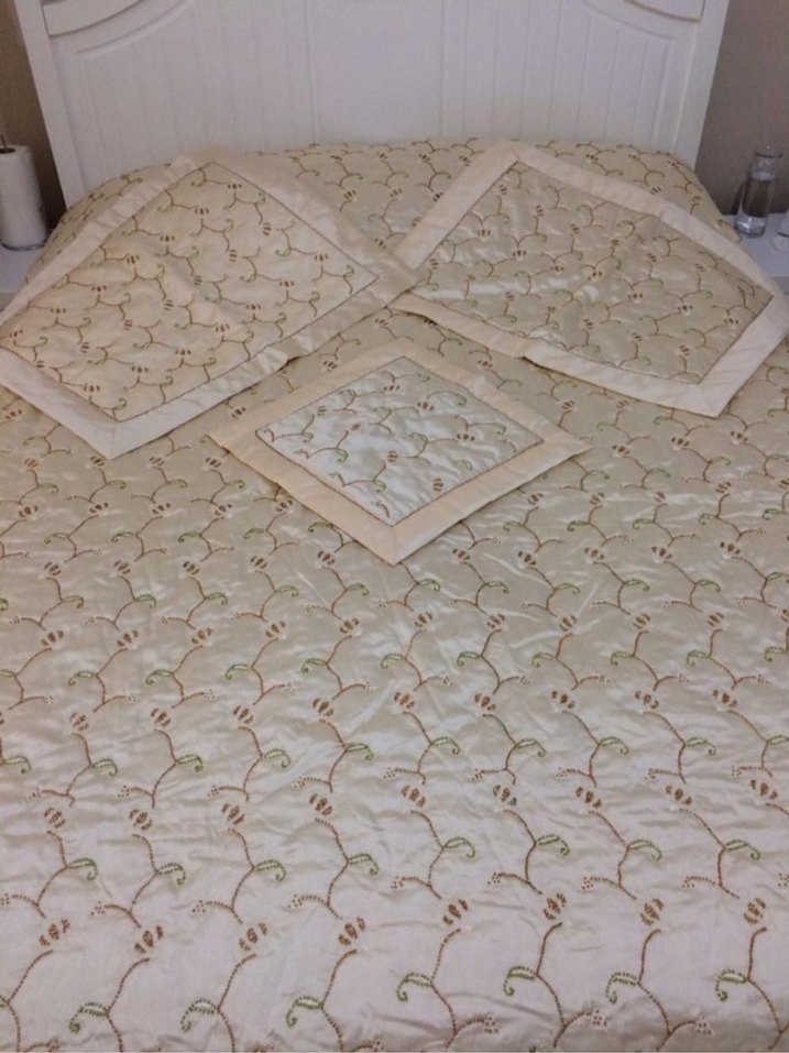 İşlemeli Yatak Örtüsü - Görsel 2