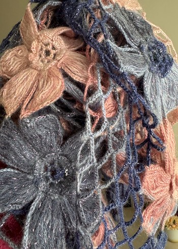 Çiçek İşlemeli Renkli Kadın Şal - Görsel 5