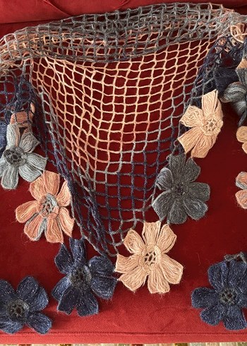 Çiçek İşlemeli Renkli Kadın Şal - Görsel 4