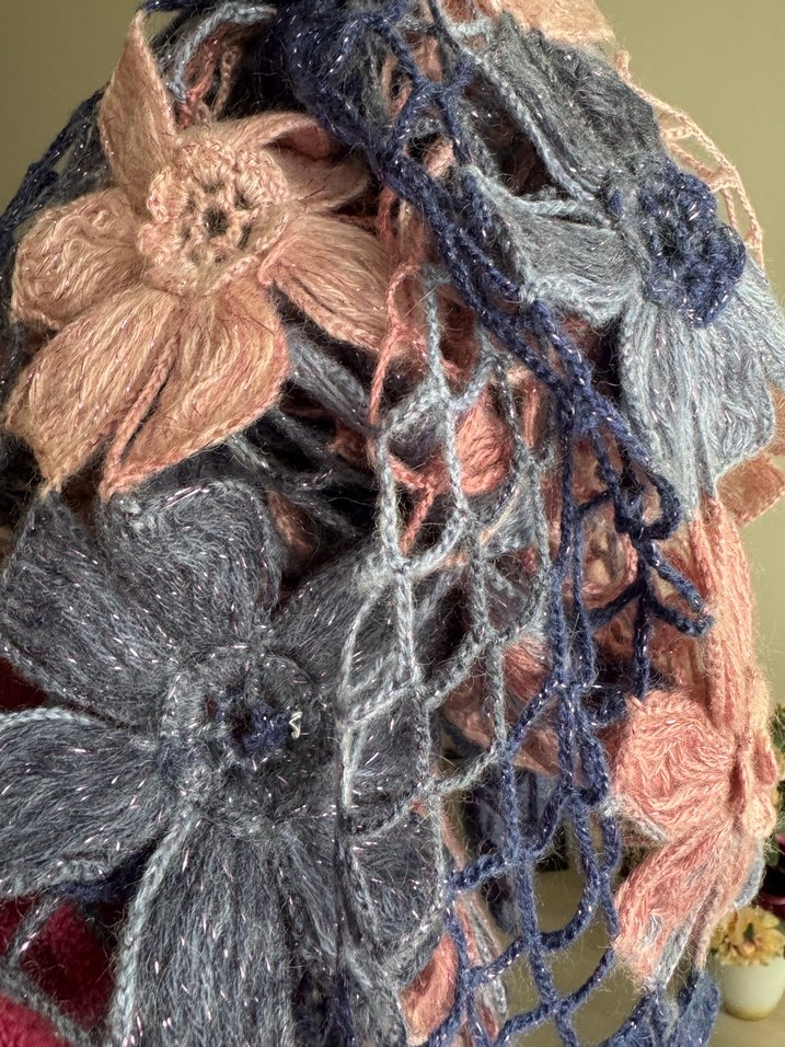 Çiçek İşlemeli Renkli Kadın Şal - Görsel 5