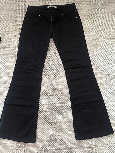 Siyah hafif İspanyol paça pantalon