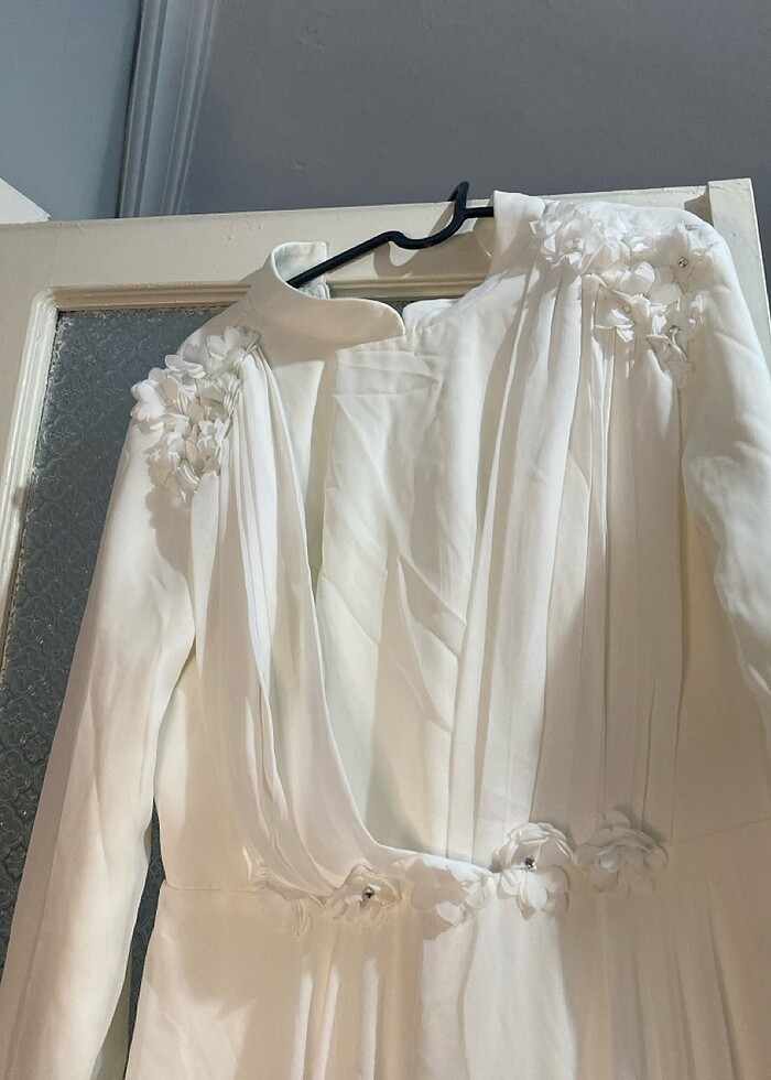 Beyaz elbise tesettürlü nikahta da giyilebilir - Görsel 2