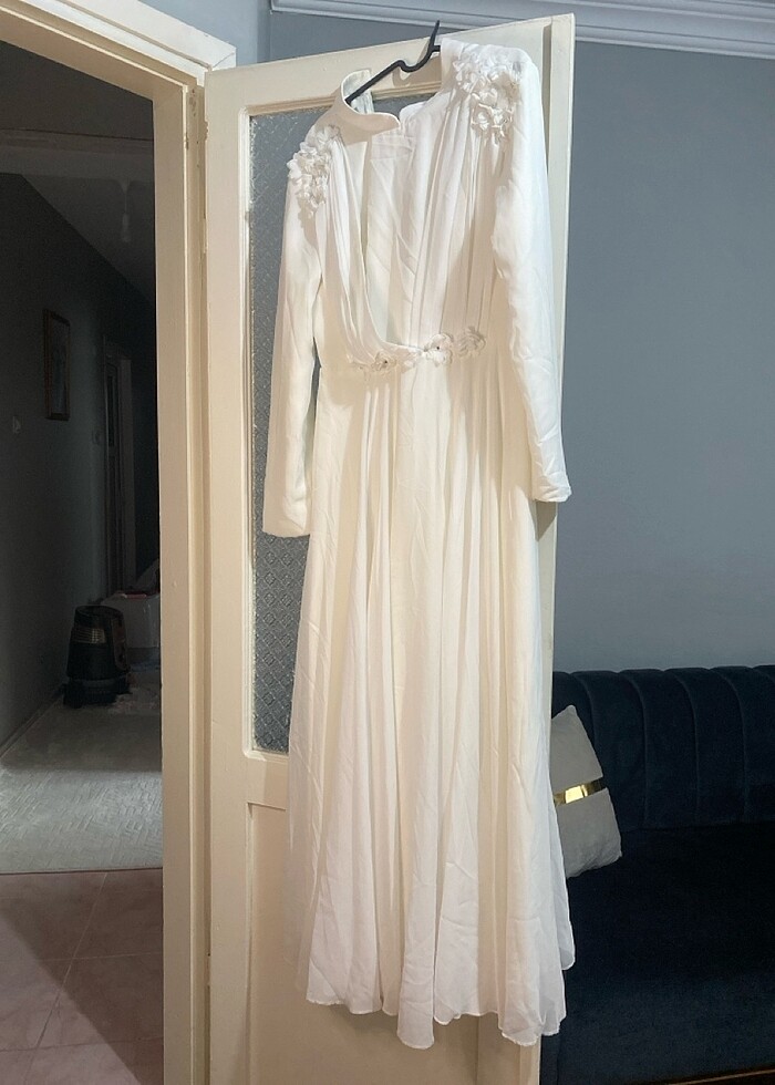 Beyaz elbise tesettürlü nikahta da giyilebilir - Görsel 4