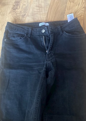 Siyah Düğmeli Kadın Midi Kot Pantolon
