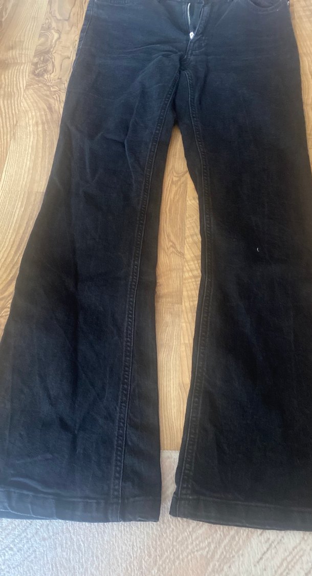 Siyah Düğmeli Kadın Midi Kot Pantolon - Görsel 3