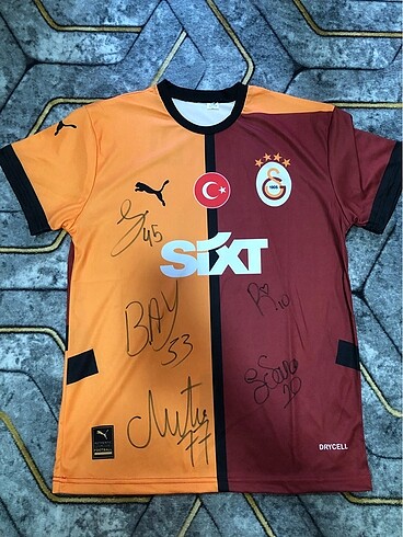 m Beden İmzalı Forma