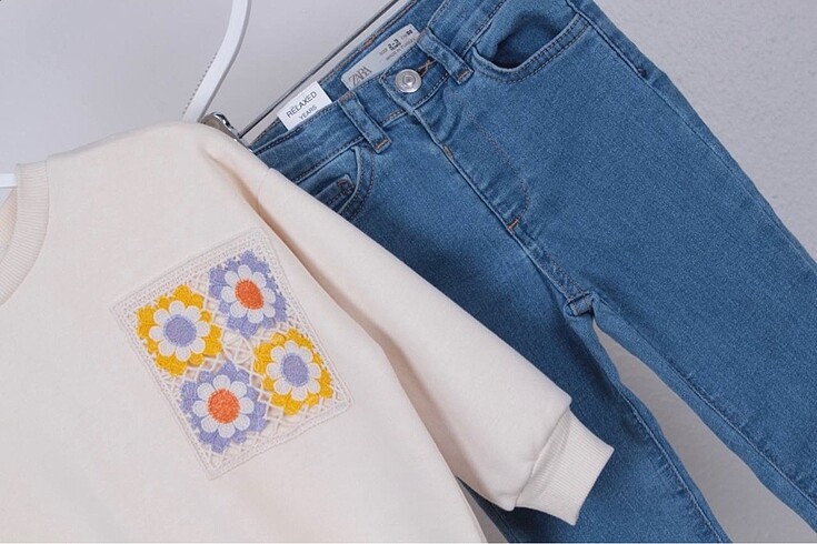 ZARA SWEATSHIRT
