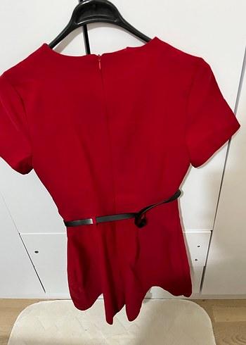 Kırmızı Kısa Kollu Mini Tulum - Görsel 3