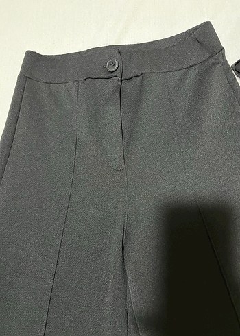 Kadın Siyah Dar Kesim Midi Kumaş Pantolon - Görsel 2