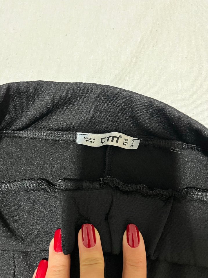 Kadın Siyah Dar Kesim Midi Kumaş Pantolon - Görsel 3