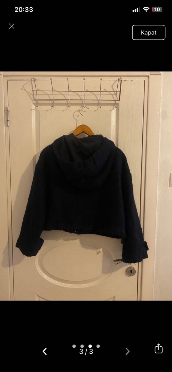 Siyah Kapüşonlu Düğmeli Kadın Ceket - Görsel 3