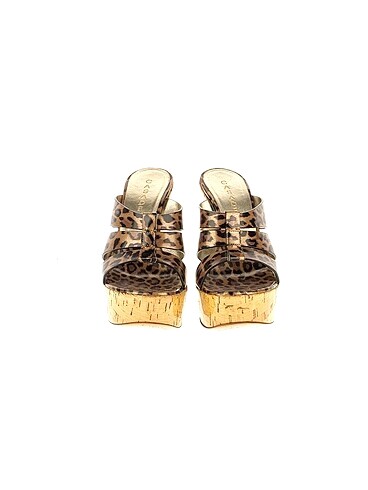 37 Beden Casadei Dolgu Topuk %70 İndirimli.