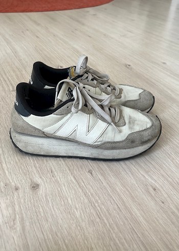 New Balance 237 Beyaz Gri Süet Detaylı Spor Ayakkabı