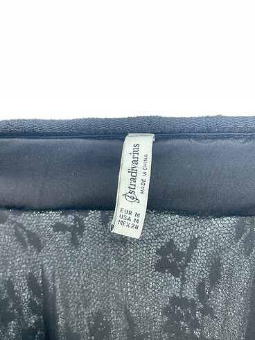 m Beden siyah Renk Stradivarius Midi Etek %70 İndirimli.