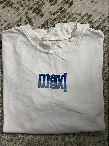 mavi tişört