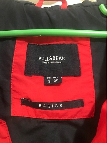 Pull and Bear Kadin/ erkek yagmurluk