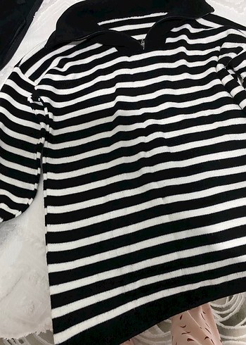 Uzun Kollu Boğazlı Zebra Desenli Triko Kazak - Görsel 3