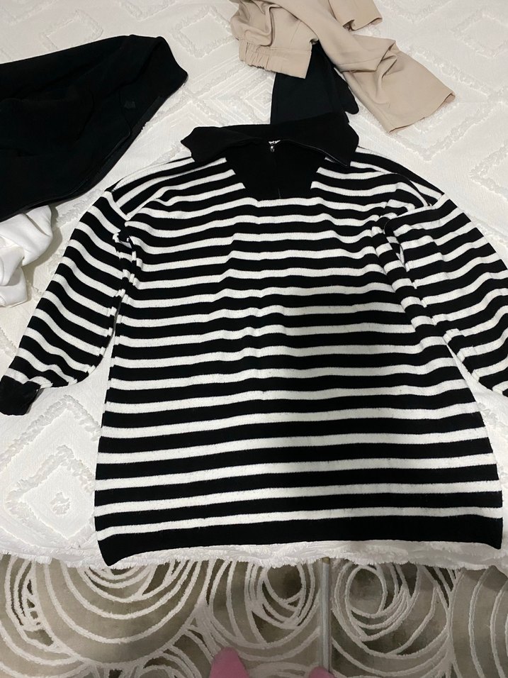 Uzun Kollu Boğazlı Zebra Desenli Triko Kazak - Görsel 2