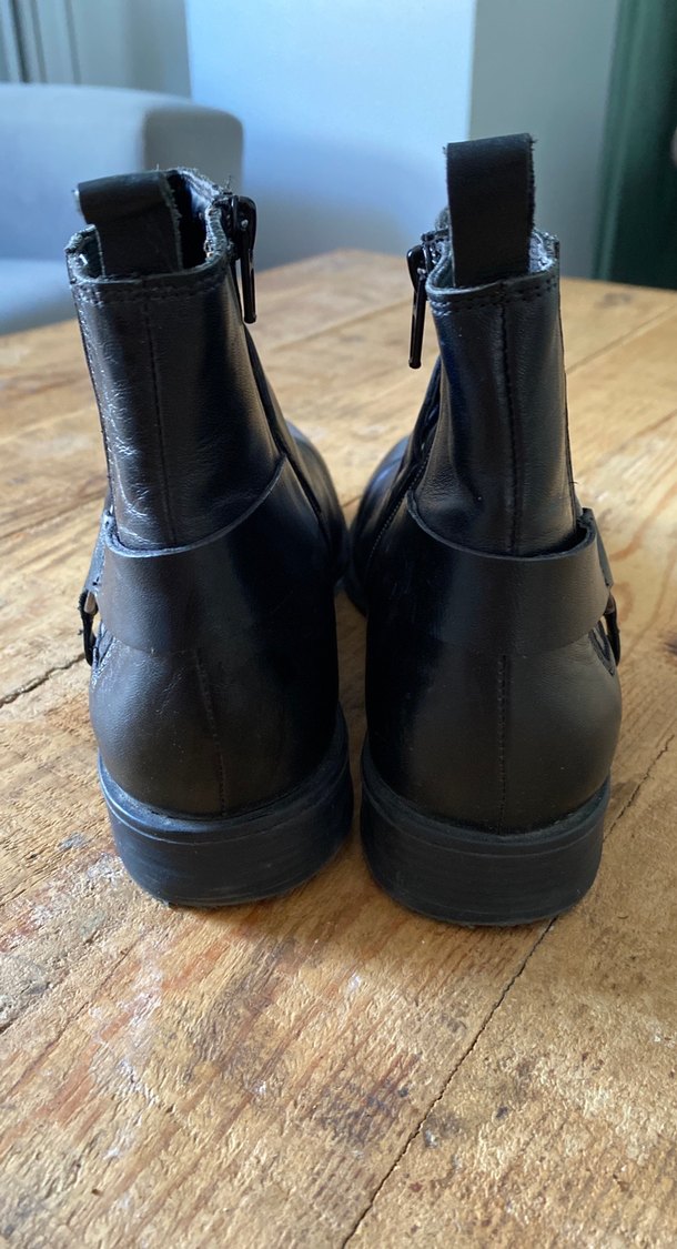 Siyah Deri Tokalı Biker Kadın Botları - Görsel 3