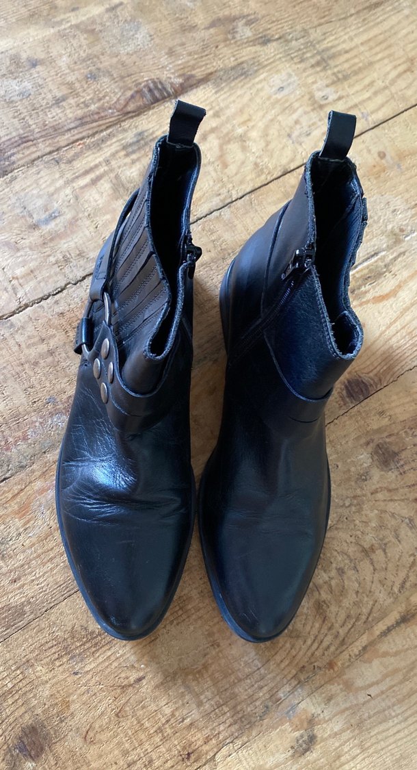 Siyah Deri Tokalı Biker Kadın Botları - Görsel 2