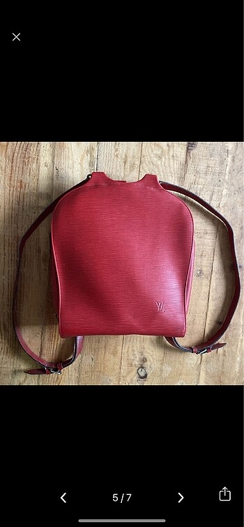 Louis Vuitton Kırmızı