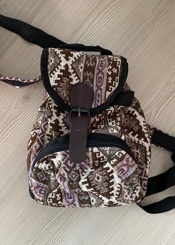 Bohem Tarzı Kemer Tokalı Sırt Çantası - Görsel 4