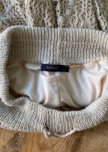 Bej Nakışlı Örgü Mini Şort - Görsel 4