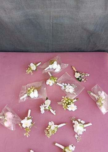 Nikah Aksesuarları yaka çiçeği hediye