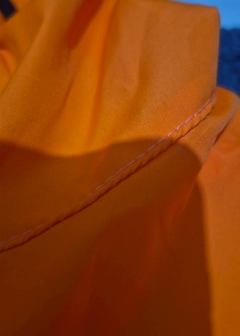 Turuncu Kapüşonlu  Yağmurluk - Görsel 4