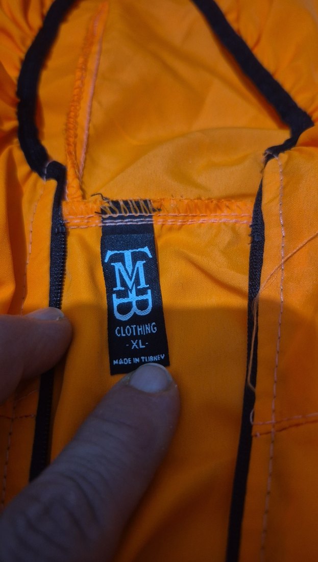 Turuncu Kapüşonlu  Yağmurluk - Görsel 3